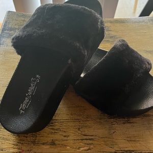 Jeffrey  Cambell Lucky Me faux fur platform slide fuchsia.